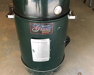 CHARCOAL SMOKER