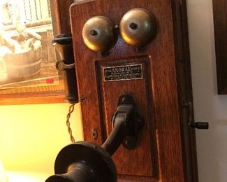ANTIQUE TELEPHONE 