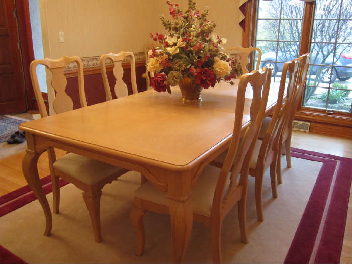 Weston Hills Estate Sale Brookfield WI starts on 5/18/2013