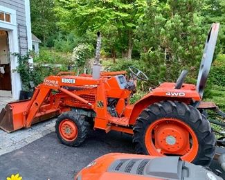 Kubota excavator - meticulously maintained by my fabulously talented client!
