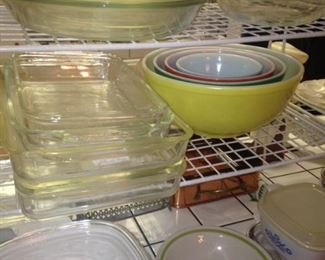 Assorted dishware; vintage mixing bowls set