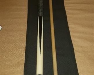 MEUCCI Pool Cue