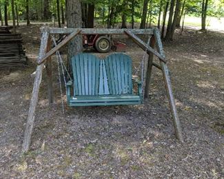 $125 Outdoor swing