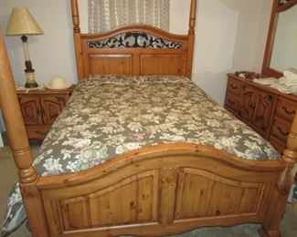 Queen Canopy Bedroom set