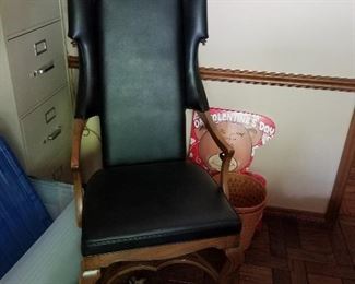 PAIR OF LEATHER CHAIRS