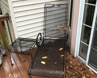 Iron lounge chair w/ matching end table