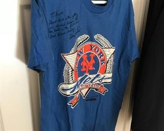 Never use New York Mets T-shirt with the signed autograph from Gary Carter