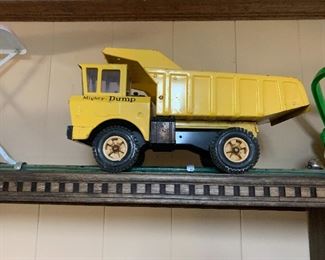 Tonka Mighty Dump Truck