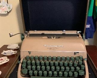 Vintage Remington Typewriter