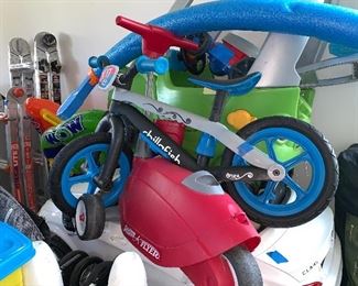 Lots of great outdoor kids toys 