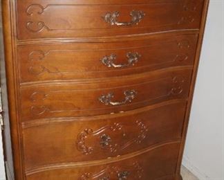 chest of drawers