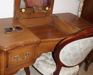 dressing table
