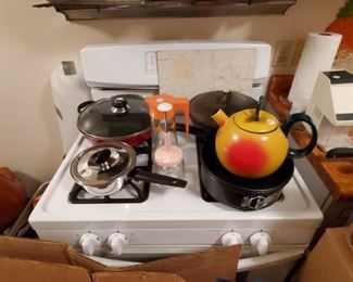 Various kitchenware