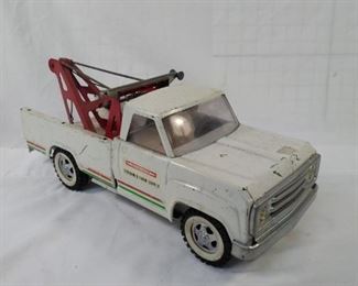 Tonka Cyanamid Farm Supply toy tow truck