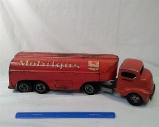 Mobile gas and oil tanker Toy truck