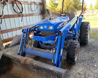 2007 New Holland TC30 with 400 Hours.