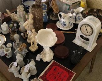 Assortment of porcelain items