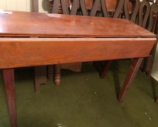 Drop leaf table