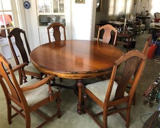 Loomis & Hart Dining Room Table and 6 chairs