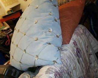 Large decorative pillows, comforter