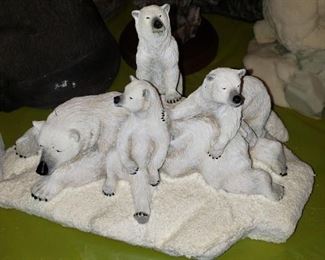 Polar bear statue