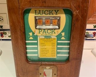 Lucky Pack gumball slot machine
