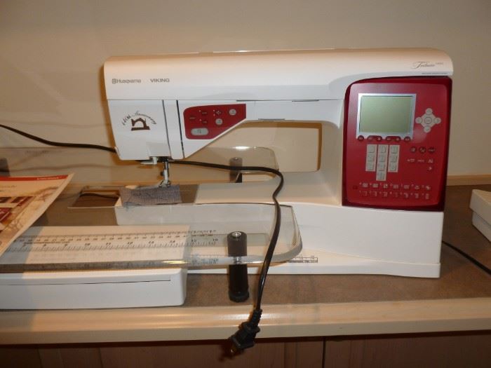 Husqvarna Viking Electronic Sewing Machine