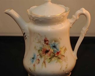 UNMARKED TEA POT FROM A CHILD'S TEA SET