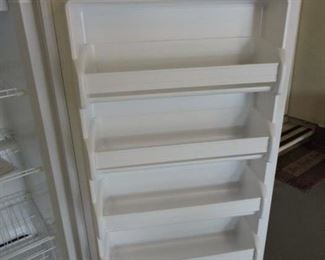 Frigidaire 14.4 Upright freezer works inside