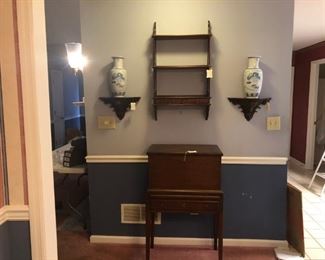 Colonial Williamsburg Kittenger bar, tier shelf and many collectible vases