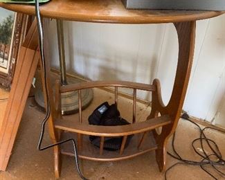 Wood side table with magazine holder