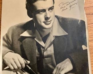 Richard Greene signed photo "Adventures of Robinhood"