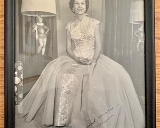  Pat Nixon signed photo