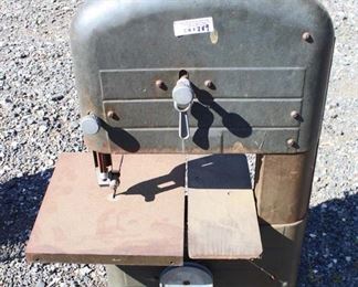  VINTAGE “Craftsman” Band Saw

Auction Estimate $50-$100 – Located Field 