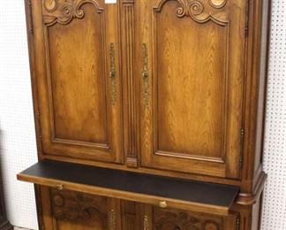 IMG_7166 auction

Country French Style 2 Piece 4 Door Mirrored Back Liquor Bar

Auction Estimate $300-$600 – Located Inside 