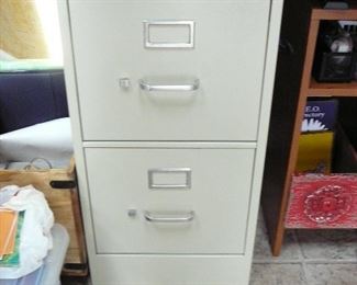Nice 2 drawer File Cabinet