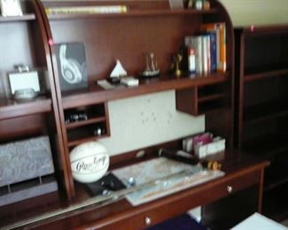 more pix of desk