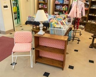 Matching chair/bookcase.