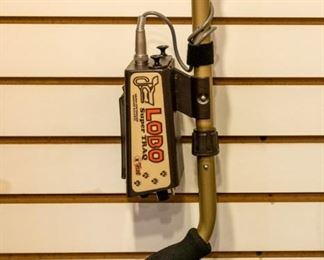 (Lobo Super Trac) Tesoro Wide Scan metal detector with carrying case, knee pads & extras also has new battery.