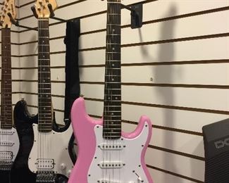 Fender Squire mini - tunes out plays great.