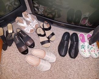 Women's shoes size 9 (Clark's, Easy Spirit...)