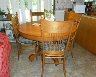 Old oak table w/pressed back chairs