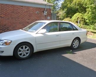 2000 Toyota Avalon w/151K miles, all power, elec. moon roof, leather interior, really clean condition! Has a few very minor dings appropriate for a car this age..really minor!