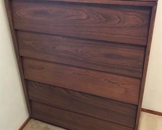 woodlanddresser
