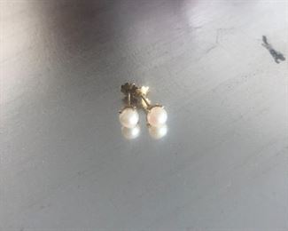 True Authentic Pearl Earrings $50