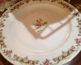  J. Pouyat Limoges (France) china  (38 pieces) 