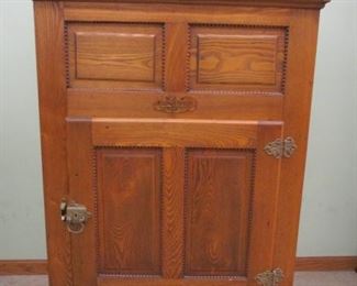 Wisconsin Peerless Oak Lift Top Ice Box