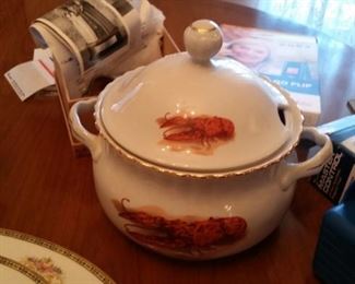 tureen