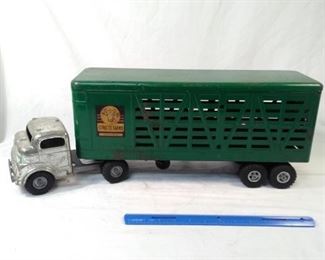 vintage 1950s Structo Farms truck and livestock hauler