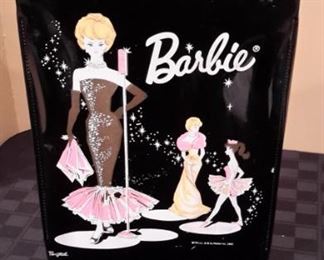 1962 Mattel Barbie doll carry case, in good condition. No dolls or accessories.
